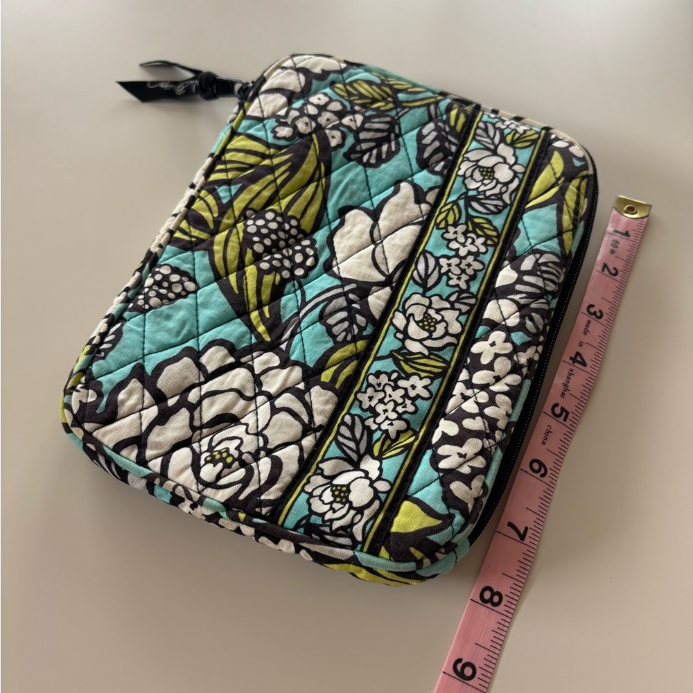 Vera Bradley Island Blooms Floral Quilted Zipper Pouch, 8 x 6 x 1 - Picture 4 of 9